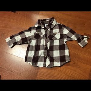 Baby Boy Old Navy Plaid Flannel Size 3-6 m NWOT